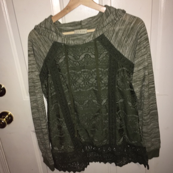 Medium - Picture 1 of 1